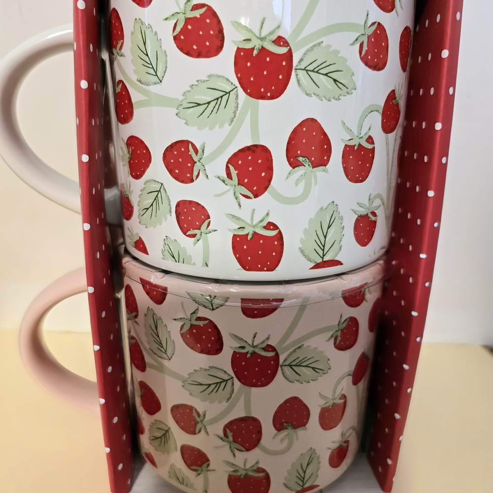 Strawberry Print Mug Set - Red and White New In Box 16 Oz Big